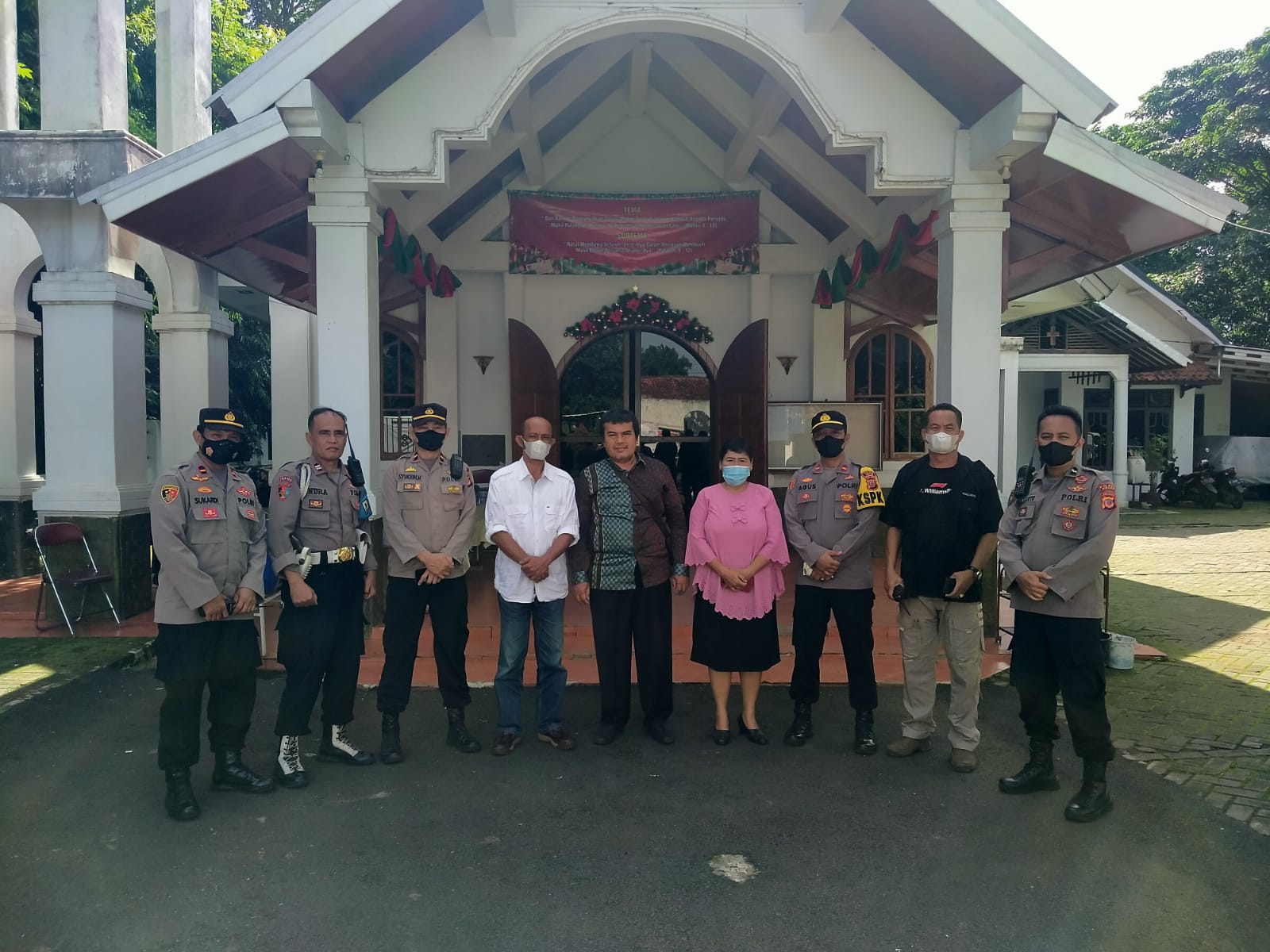 Kasat Samapta Polres Subang Lakukan Patroli di Alun-alun Subang dan Imbauan Prokes di Gereja Wilayah Kota