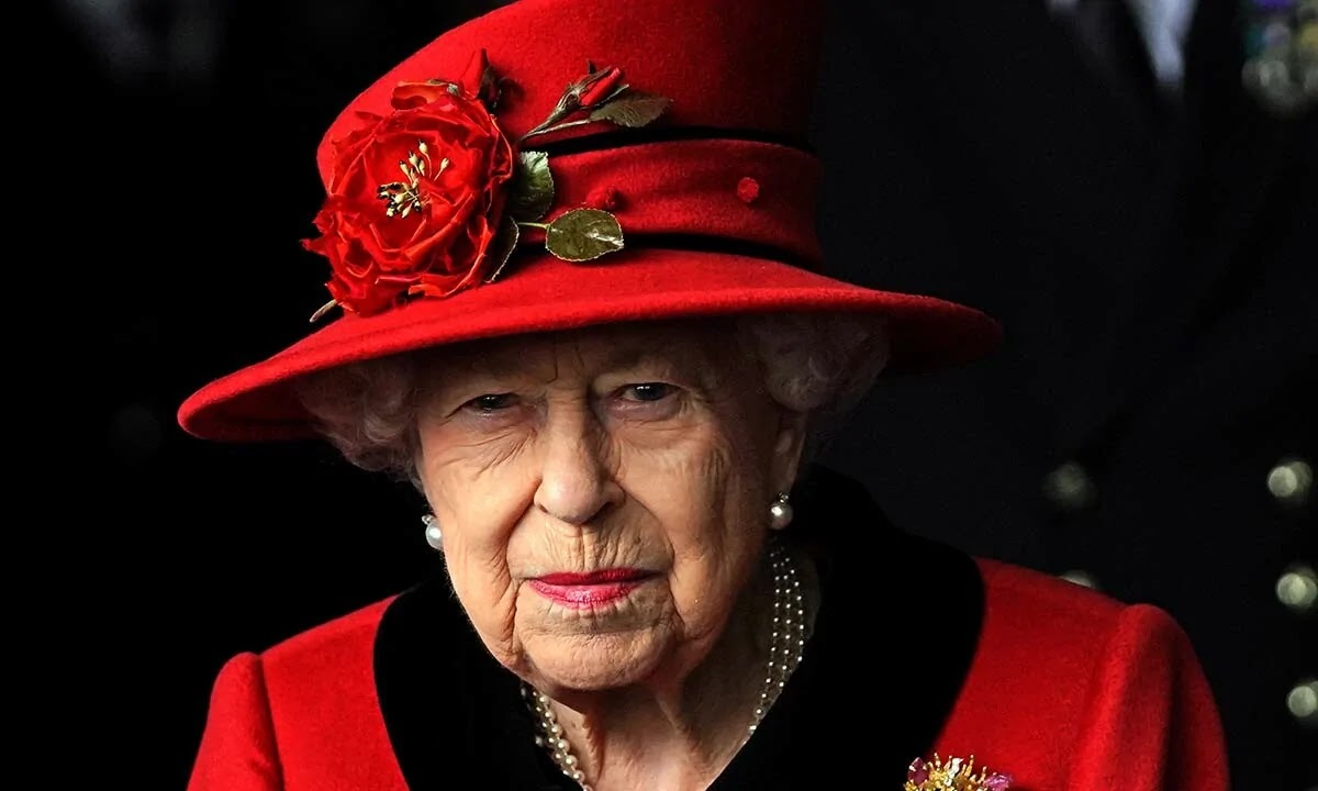 The Queen travels to Portsmouth for rare royal outing