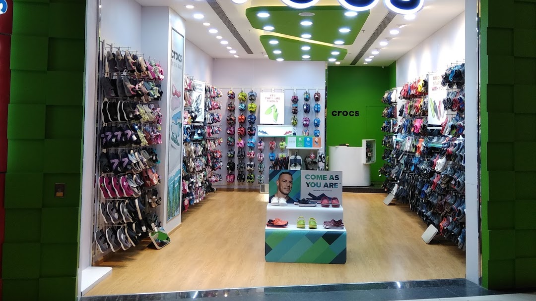 crocs showroom in vr mall