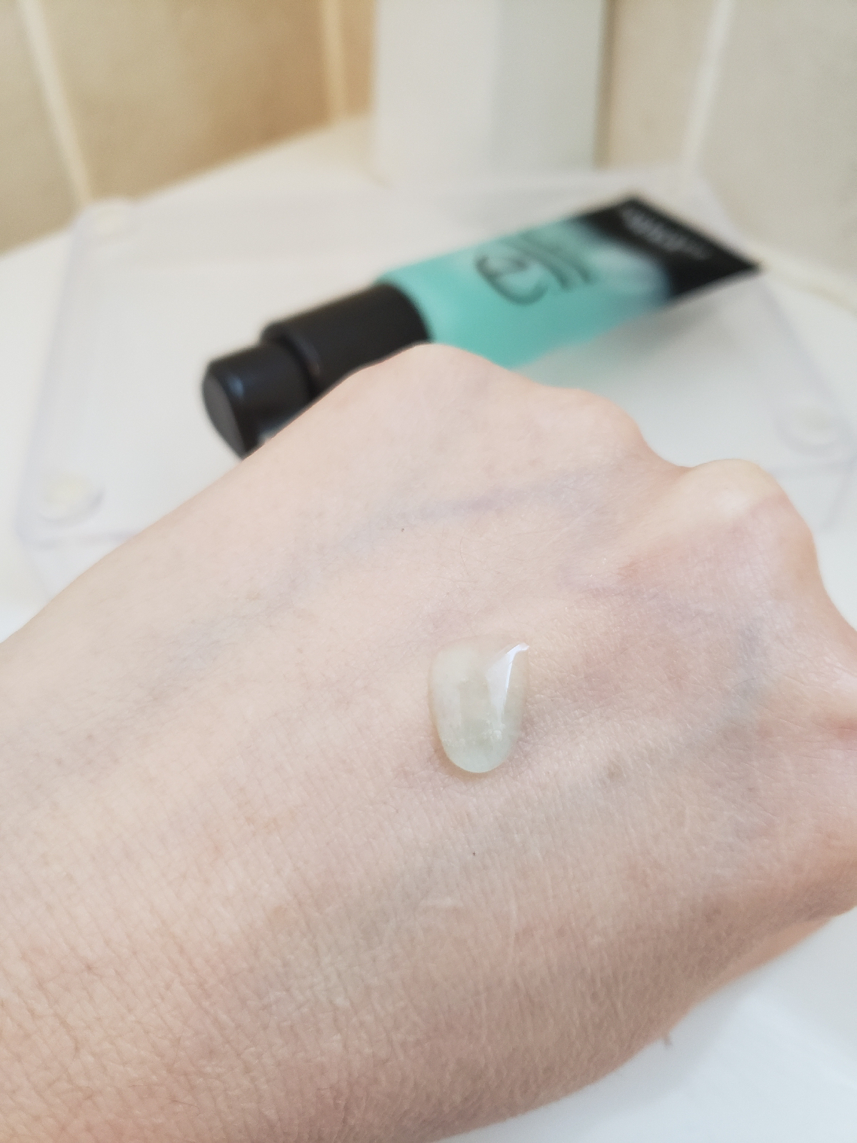 elf Power Grip Primer Review: Gripping Your Look All Day