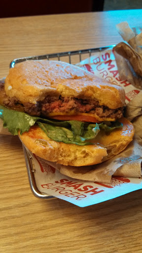 Hamburger Restaurant «Smashburger», reviews and photos, 9409 Shelbyville Rd, Louisville, KY 40222, USA