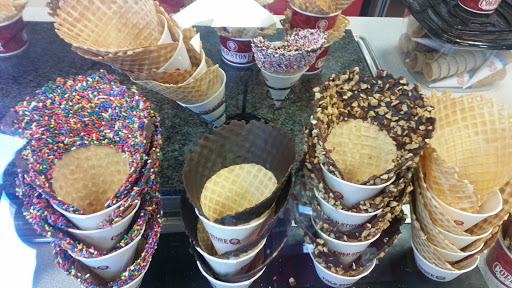 Ice Cream Shop «Cold Stone Creamery», reviews and photos, 2121 Celebration Dr NE #400, Grand Rapids, MI 49525, USA