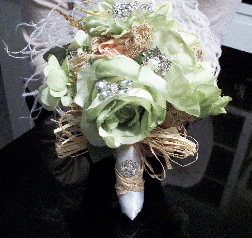 Bridal brooch bouquet