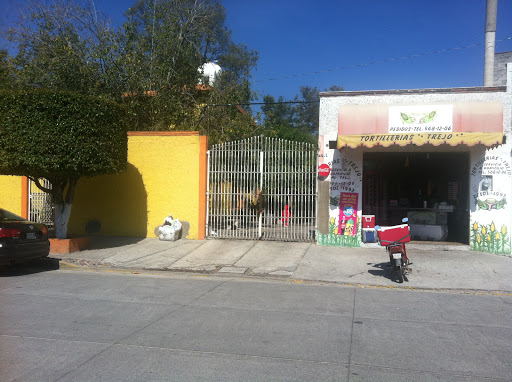 Kristalnet, General Lázaro Cárdenas 6, La Mora, 59256 Yurécuaro, Mich., México, Tienda de productos religiosos | MICH