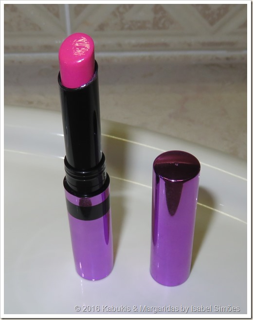 Batom Shine Burst da Avon na Tonalidade Fresh Fuchsia