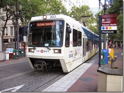 IMG_8588 TriMet MAX Type 3 Siemens SD660 LRV #303 in Portland, Oregon on August 19, 2007