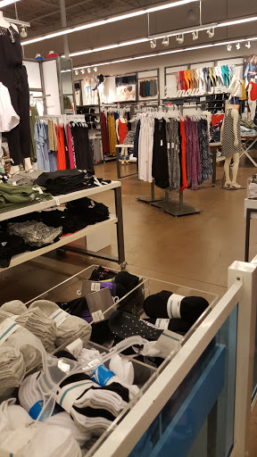 Clothing Store «Old Navy», reviews and photos, 7557 W Bell Rd, Peoria, AZ 85382, USA