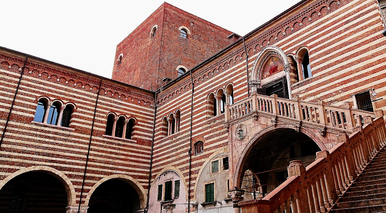 Verona, scala della ragione di moon_bow