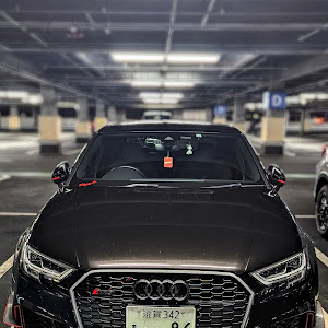 RS3 セダン