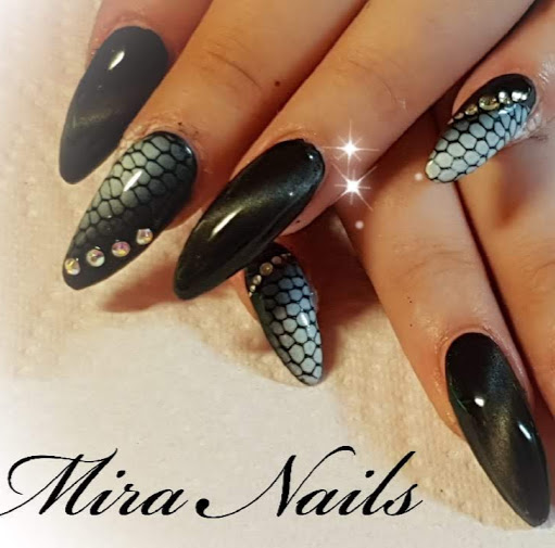 Mira Nails logo