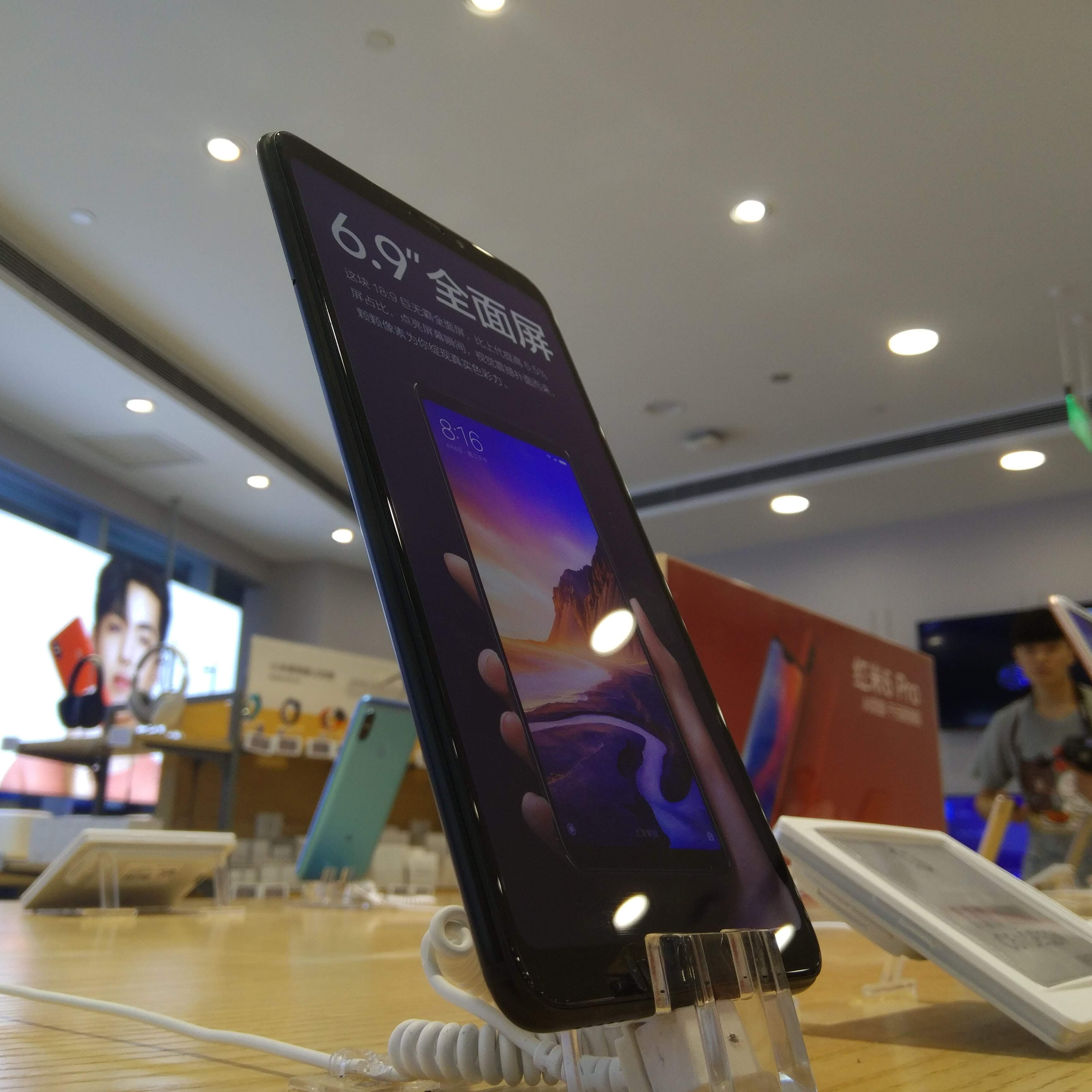 جوال Xiaomi Mi Max 3 المميز بشاشة ضخمة وبطارية كبيرة جداً