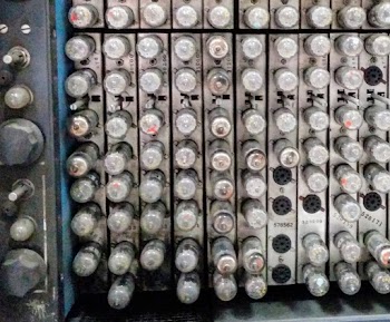 Closeup of tube modules in the IBM 709. Note that the modules are installed "sideways" with the tubes horizontal.