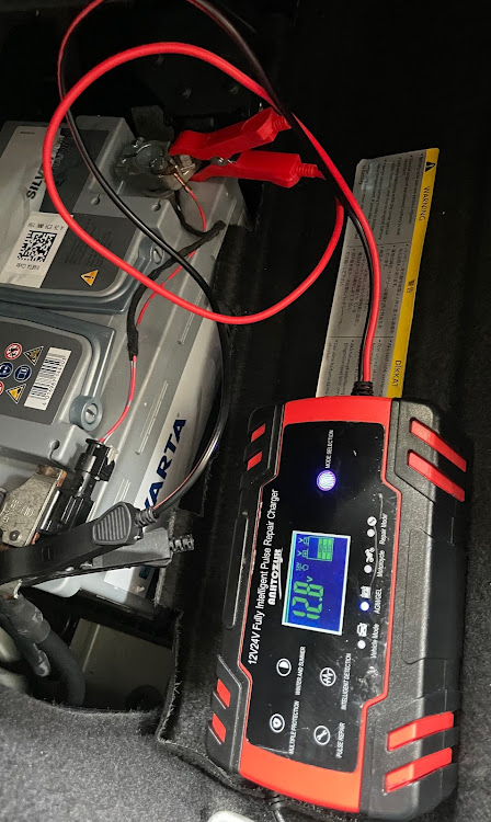 パサートのバッテリー充電・マフラー・つけつけながら充電に関するカスタム事例の投稿画像2枚目