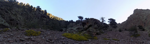 ...et nous approchons de l'embranchement où la combe se divise en deux couloirs...