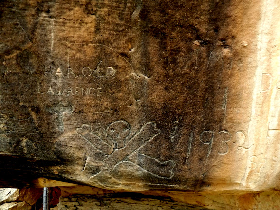 1932 inscription with skull and crossbones