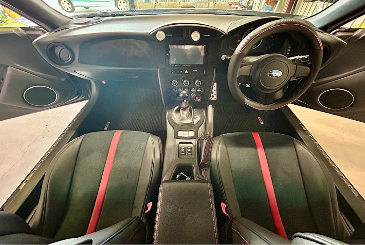 BRZのBRZ・ZC6・DIY・内装イメチェンに関するカスタム事例の投稿画像4枚目
