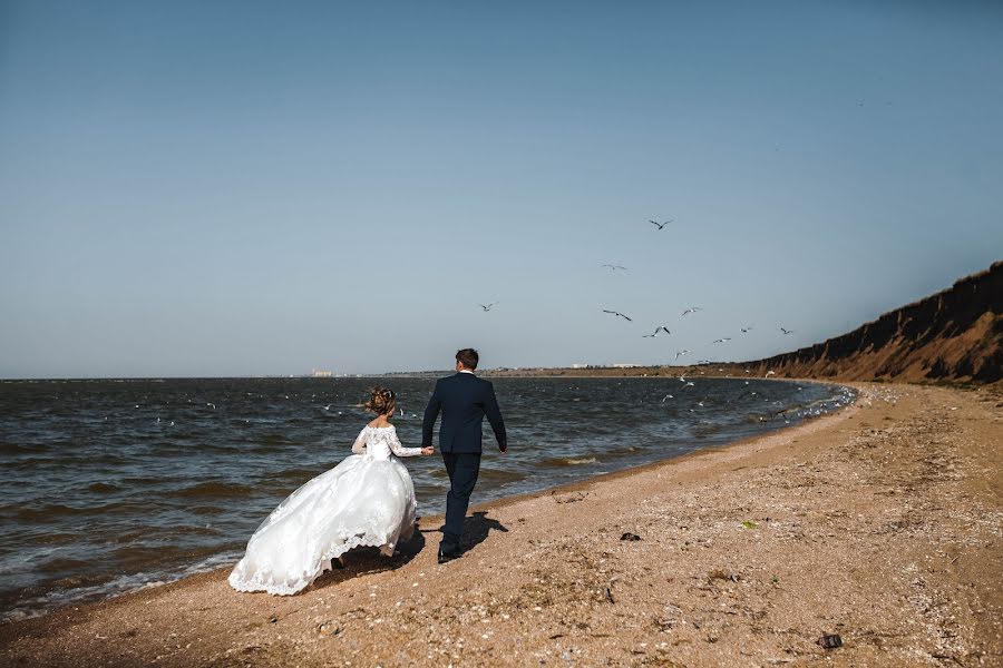 Fotógrafo de casamento Irina Ponomarenko (ponomart). Foto de 6 de novembro 2018