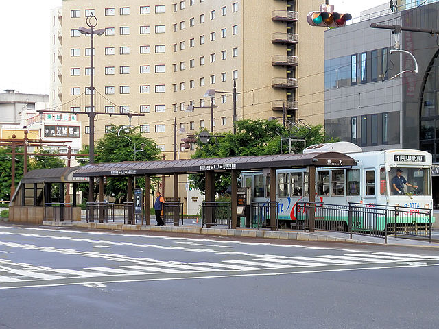 파일:external/upload.wikimedia.org/640px-Okaden_Shiroshita_station_01.jpg