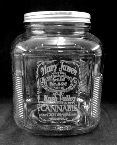  One Gallon Cannibis Cannister Etched Glass Jar