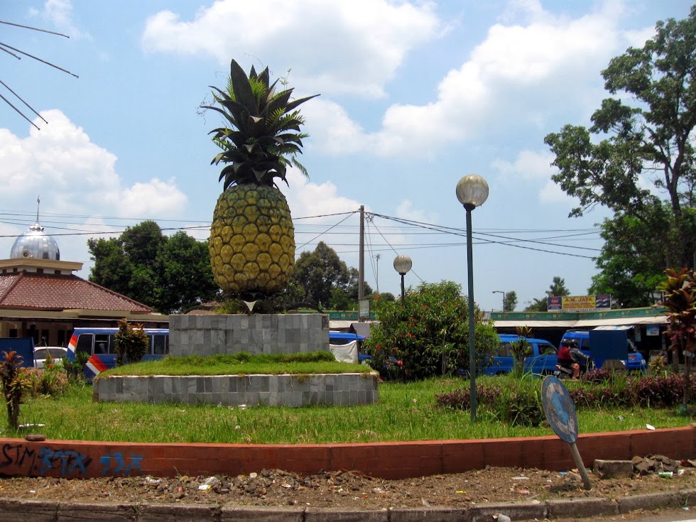 Tugu Nanas, Jalan Cagak, Subang - Indonesia