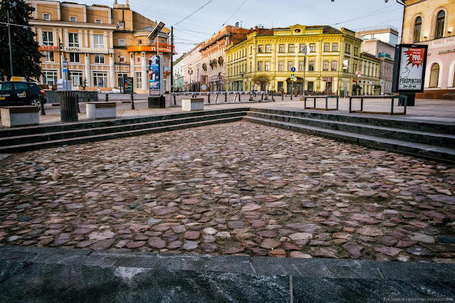 Участок булыжной мостовой на Большой Покровской