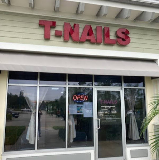 T Nails logo