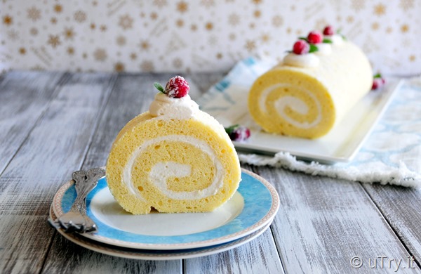 How to Make Vanilla Bean Swiss Roll (雲呢拿瑞士卷蛋糕)  with Step-by-step video tutorial.  Easy and foolproof Swiss Roll recipe.  http://uTry.it