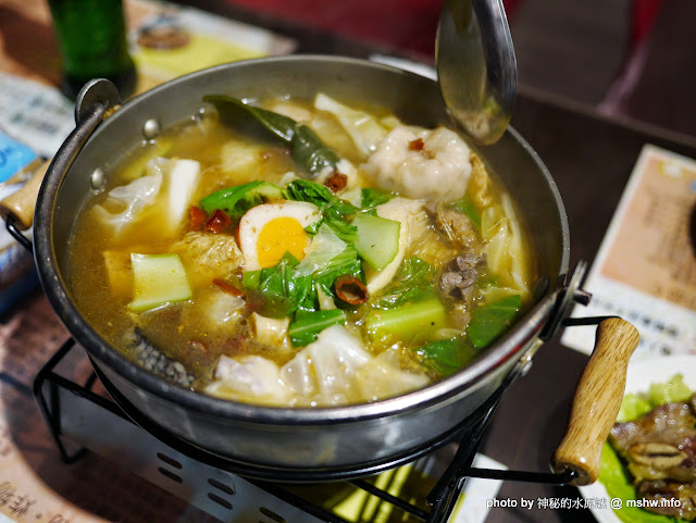 【食記】苗栗紅瓦舍烤物.鍋品.小炒@竹南環市路 : 炭火燒肉不再, 說好的燒肉吃到飽呢? 我不依啦... 冰淇淋 區域 午餐 台式 吃到飽 宵夜 小吃 晚餐 火鍋/鍋物 燒烤/燒肉 竹南鎮 苗栗縣 飲食/食記/吃吃喝喝 