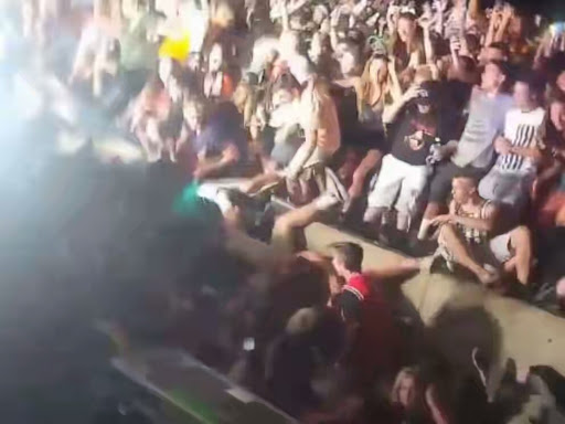 Snoop Dogg And Wiz Khalifa Concert Go Wrong As Collapsed Railing Injured 42