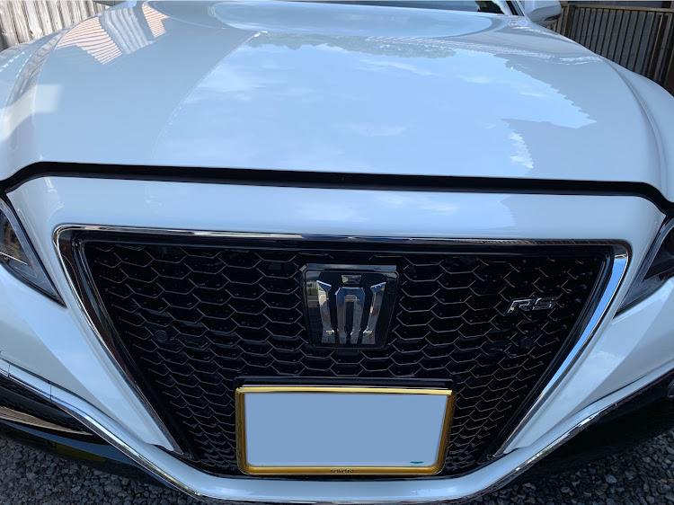 クラウンセダンのグラージオ・エンブレム・ゴールドエンブレム・洗車・DIYに関するカスタム事例の投稿画像5枚目
