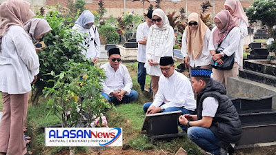 PWI Lampung Ziarah Kubur Tokoh Pers Lampung