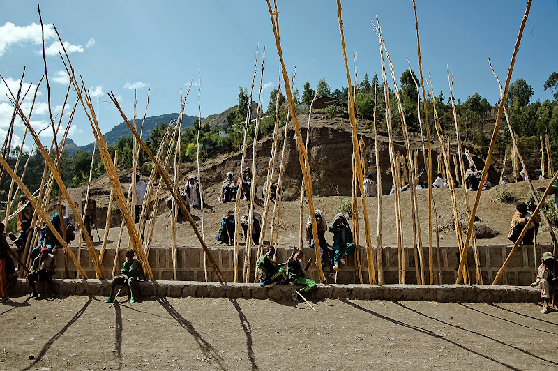 LALIBELA DOS: HOSPITAL-PULGAS DE NEAKUTO LEAB - ETIOPIA NORTE: ABISINIA. IGLESIAS RUPESTRES. NILO. CIUDADES IMPERIALES (12)