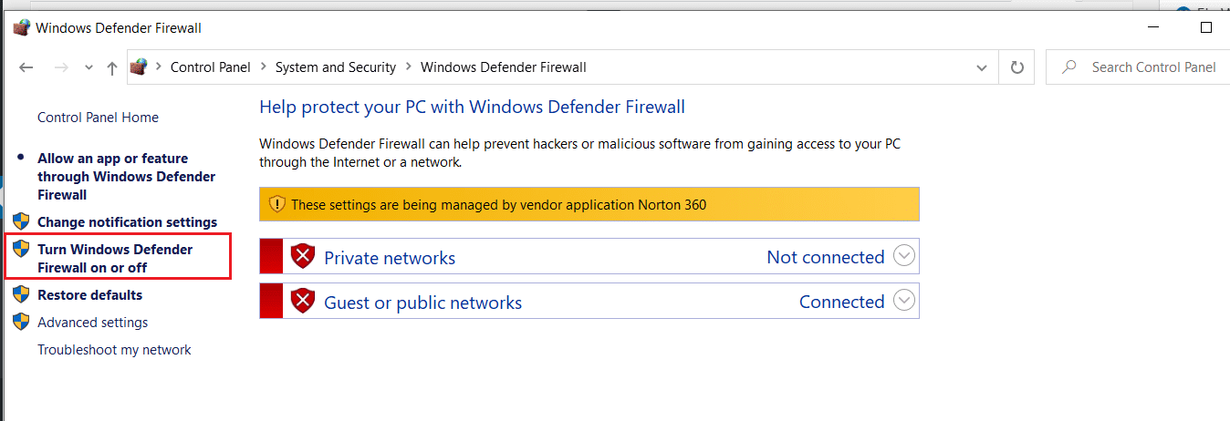 Klik op Windows Firewall in- of uitschakelen / Fix No Install-knop in Windows Store