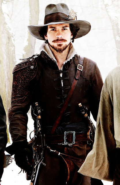 Santiago Cabrera Profile Pics Dp Images