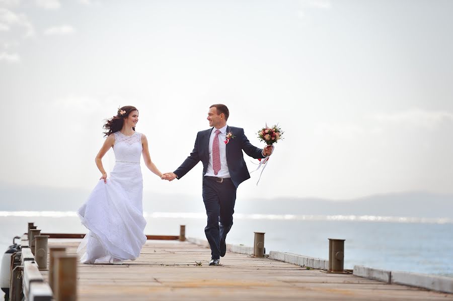 Fotógrafo de casamento Inga Mezenceva (umina). Foto de 19 de abril 2017