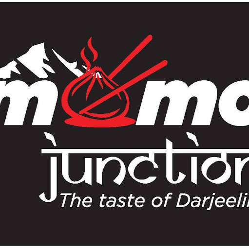 Momo Junction logo