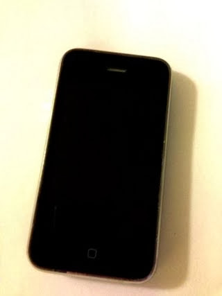 Apple iPhone 3GS 16GB Black Factory Unlocked / Not Jailbroken