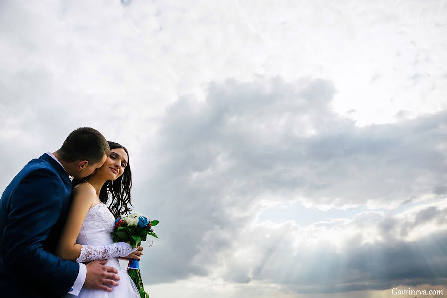 Fotógrafo de casamento Yana Gavrineva (gavrineva). Foto de 24 de agosto 2015