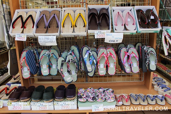 japanese slippers, traditional japanese clothes