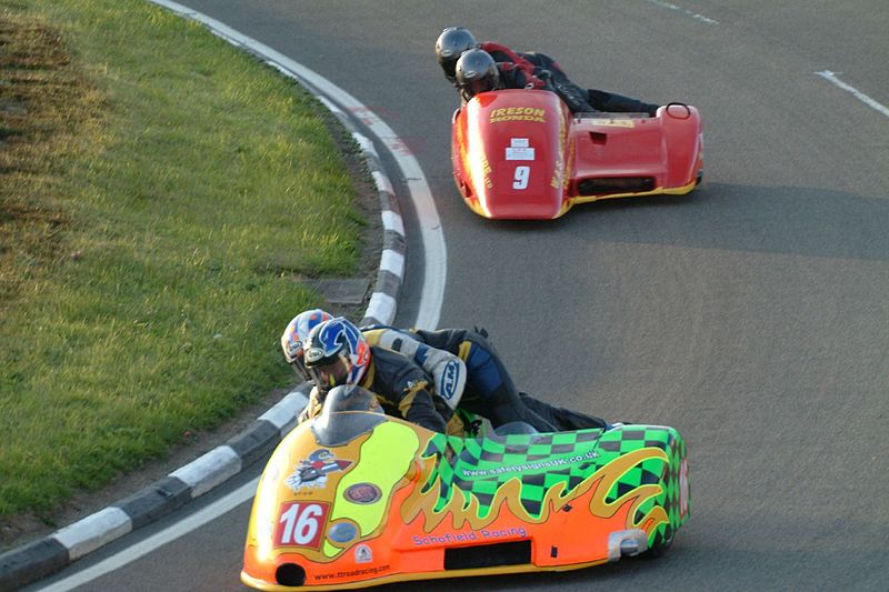 파일:attachment/사이드카/800px-Sidecars_Isle_of_Man_TT_Race.jpg