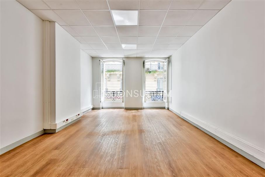 Location  locaux professionnels  213 m² à Paris 8ème (75008), 11 254 €