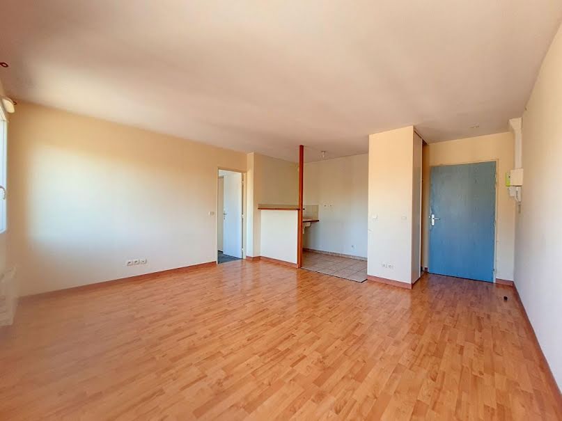 Location  appartement 1 pièce 38 m² à Montargis (45200), 532 €