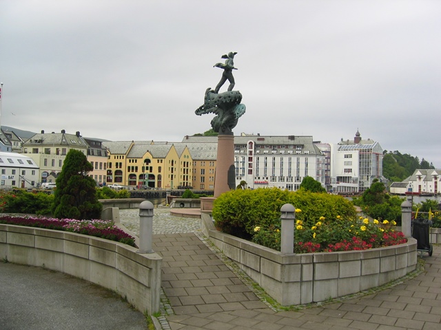 NORUEGA I. DE TRONDHEIM A OSLO. FIORDOS Y GLACIARES. - Blogs de Noruega - ALESUND - CARRETERA TROLL - FIORDO GEIRANGER. (3)