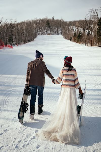 Fotógrafo de casamento Anton Blokhin (totonophoto). Foto de 1 de dezembro 2021