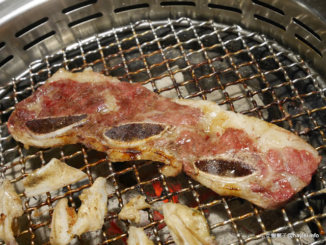 燒肉眾 精緻炭火燒肉 台中文心店 台中必吃 燒肉吃到飽 899享 9A 黑毛和牛、天使紅蝦吃到飽，瘋狂享受大肆吃肉的樂趣，令人一訪再訪的的優質美味燒肉名店！ 中式料理 攝影 日式料理 民生資訊分享 飲食集錦 
