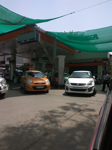 Exppress Car Wash - Moti Bagh, Gupta Service Station, Indian Oil Petrol Pump, Moti Bagh South Market, Rao Tula Ram Marg, New Delhi, Delhi 110021, India, Car_Service_Station, state DL