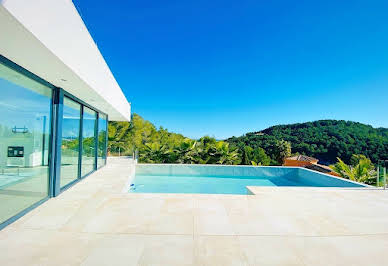 Villa with pool and terrace 5