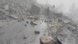 Jammu-Srinagar Highway shut again due to fresh landslides