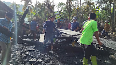 Hizbullah Ikut Bantu Korban Kebakaran Desa Blang Teugoh Tangse 