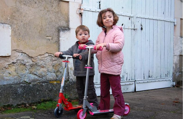 petit poste  dédié à nos enfants sur nos motos Jbt6